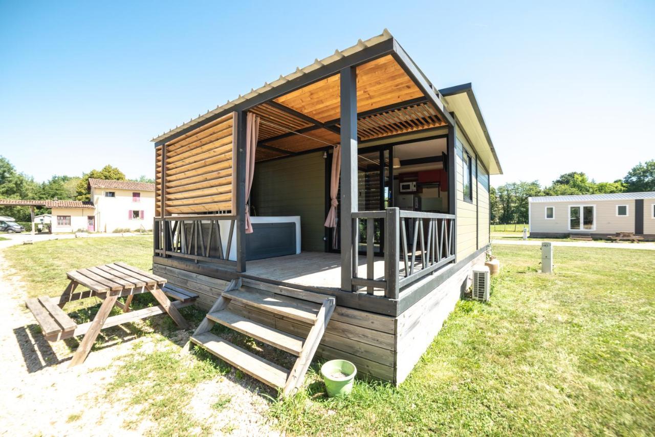 Saint-Etienne-du-Bois  Camping Du Sevron מראה חיצוני תמונה