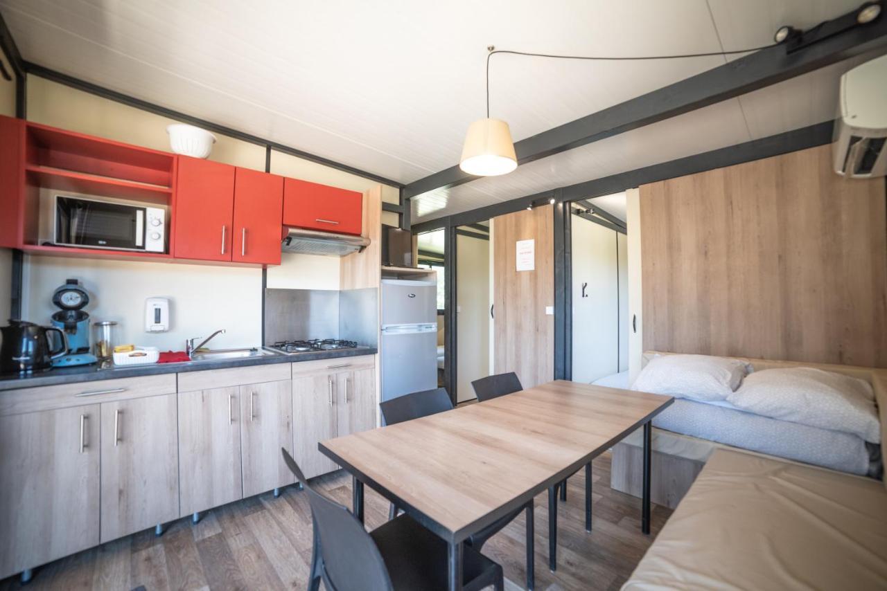 Saint-Etienne-du-Bois  Camping Du Sevron מראה חיצוני תמונה